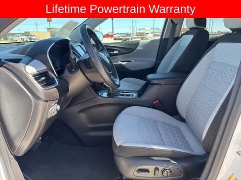 Used 2024 Chevrolet Equinox LT image 2