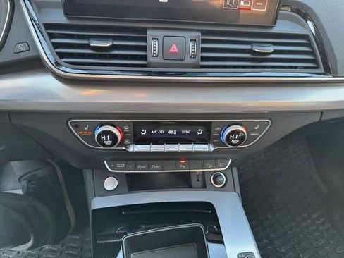 Certified 2025 Audi Q5 2.0T Premium w/ Convenience Plus Package image 19