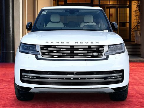 New 2026 Land Rover Range Rover SE AWD/4WD image 3