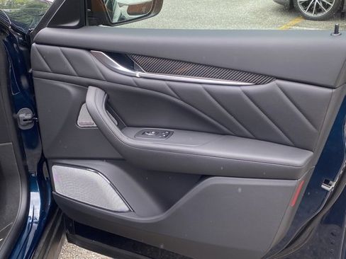 Used 2024 Maserati Levante Trofeo image 35