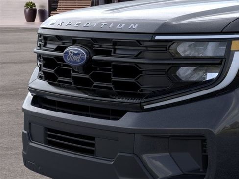 New 2025 Ford Expedition Active AWD/4WD image 17