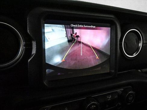 Used 2022 Jeep Wrangler Unlimited Sahara w/ Cold Weather Group AWD/4WD image 14