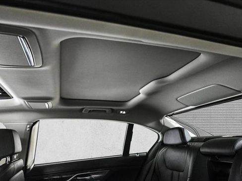 Used 2018 BMW 740i xDrive image 20