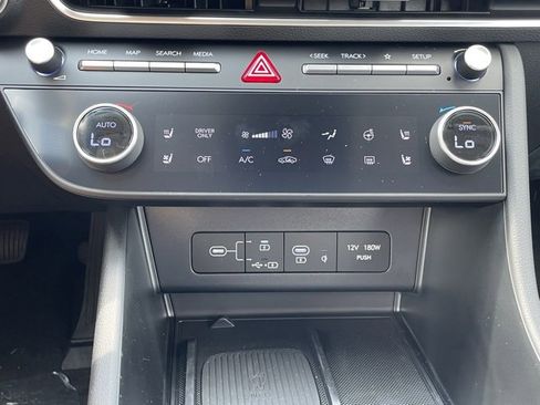 New 2025 Hyundai Sonata Limited image 16