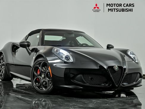 Used 2016 Alfa Romeo 4C Spider RWD image 1