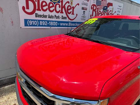 Used 2025 Chevrolet Silverado 1500 LT RWD image 11