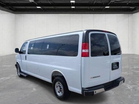 Used 2025 Chevrolet Express 3500 LT w/ LT Preferred Equipment Group RWD image 3