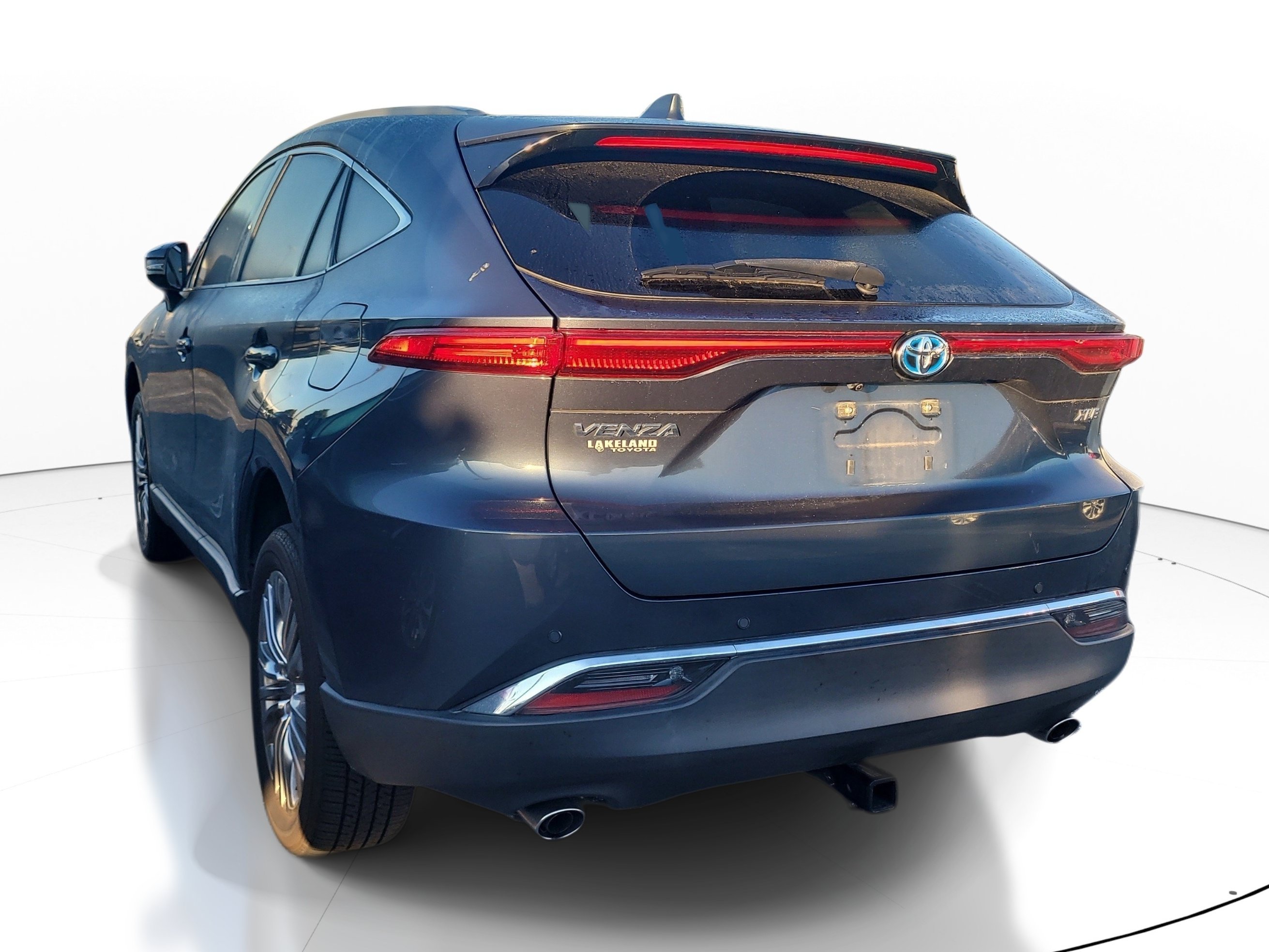 Used 2023 Toyota Venza XLE AWD/4WD image 5