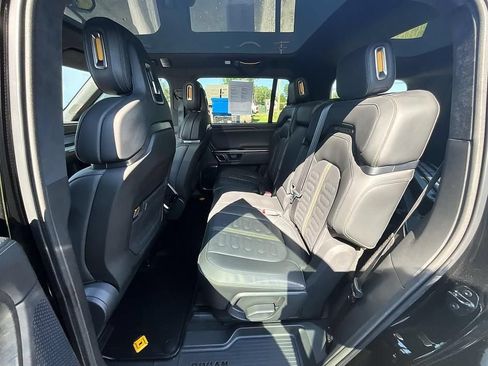 Used 2023 Rivian R1S Adventure AWD/4WD image 29