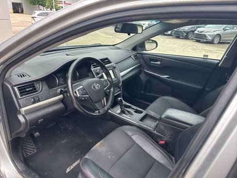 Used 2017 Toyota Camry SE FWD image 28