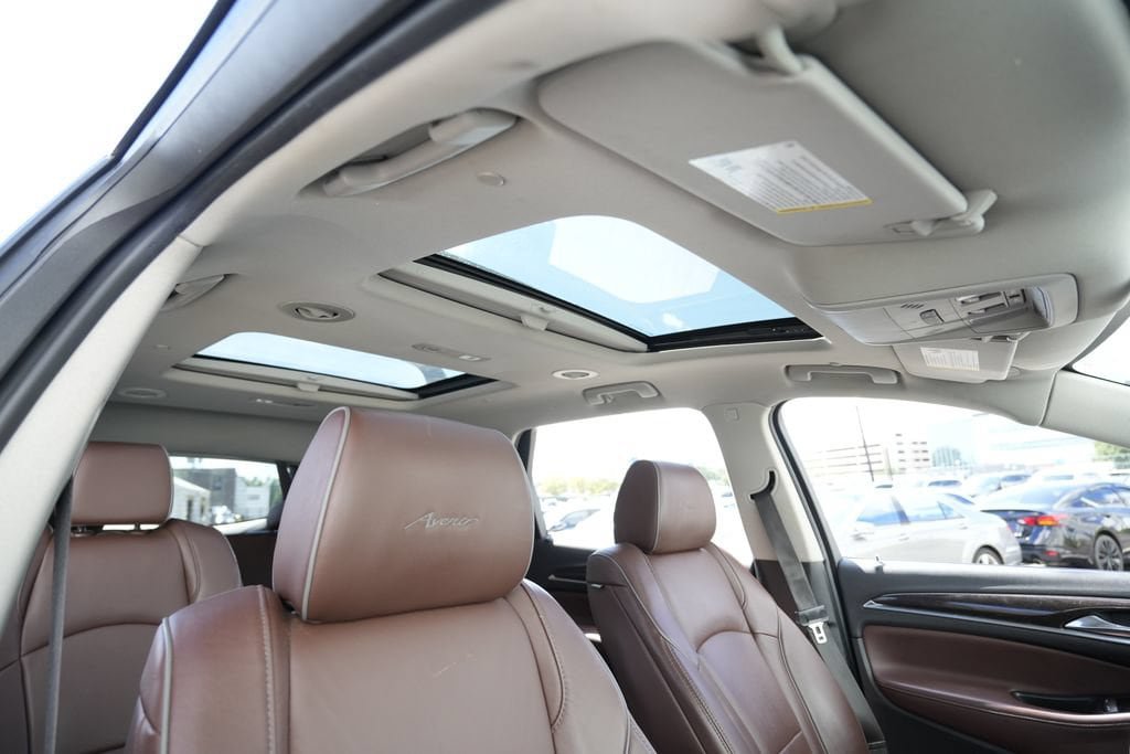 Used 2020 Buick Enclave Avenir w/ Avenir Technology Package AWD/4WD image 34