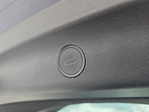 Used 2023 Tesla Model Y Long Range image 13