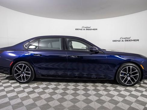 Used 2025 BMW 760i xDrive w/ Executive Package AWD/4WD image 3