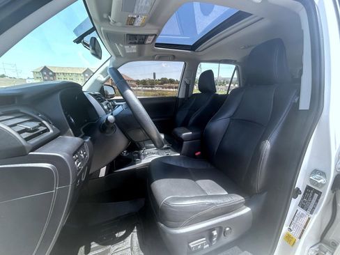 Used 2019 Toyota 4Runner Limited AWD/4WD image 10
