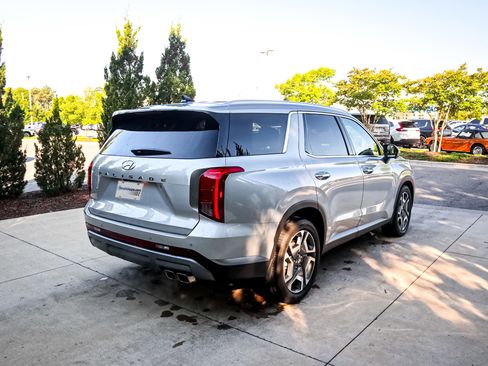 Used 2025 Hyundai Palisade SEL FWD image 12