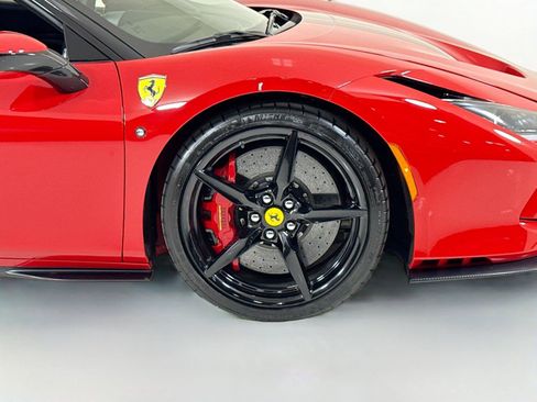 Used 2021 Ferrari F8 Tributo RWD image 40