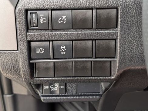 Used 2025 Toyota Tacoma TRD Off-Road AWD/4WD image 23