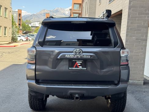 Used 2016 Toyota 4Runner SR5 Premium AWD/4WD image 4