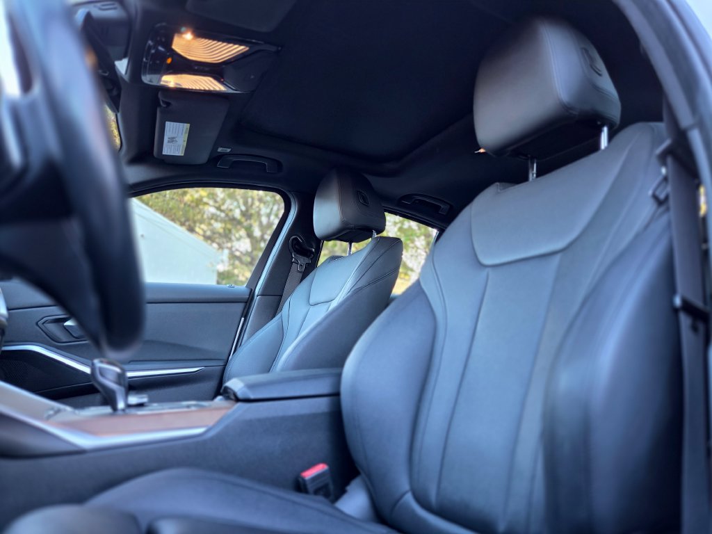 Used 2019 BMW 330i xDrive Sedan w/ Driving Assistance Package AWD/4WD image 21