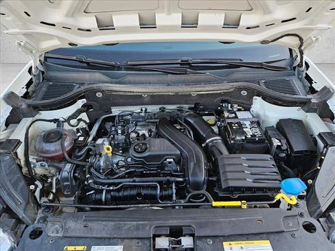 Used 2024 Volkswagen Taos SE image 22