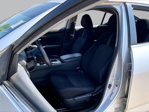 Used 2022 Nissan Sentra SV FWD image 8