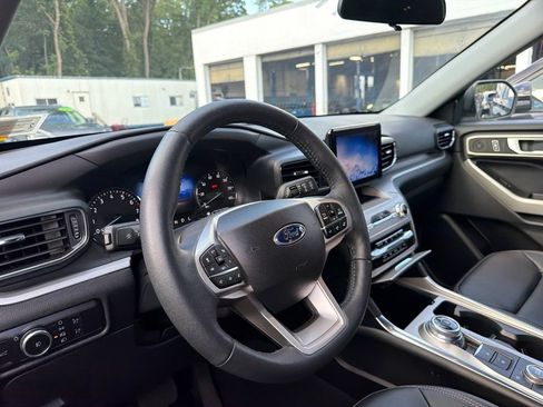 Used 2023 Ford Explorer XLT w/ Equipment Group 202A AWD/4WD image 11