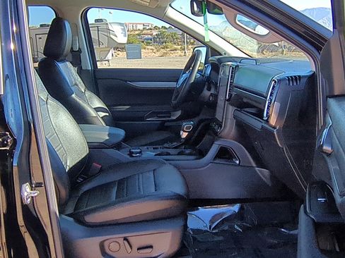 Used 2025 Ford Ranger Lariat w/ Black Appearance Package image 31