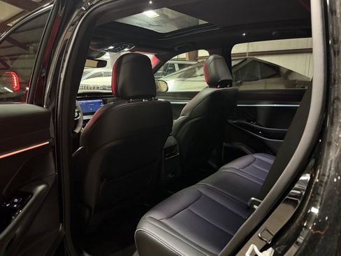 Used 2025 Jeep Wagoneer S Limited image 11