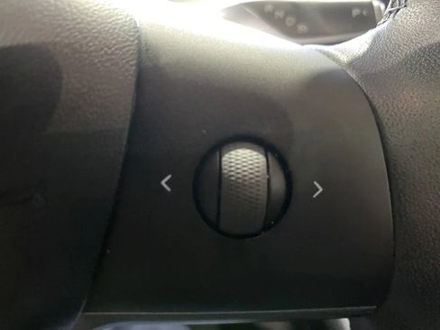 Used 2020 Tesla Model Y Long Range image 15