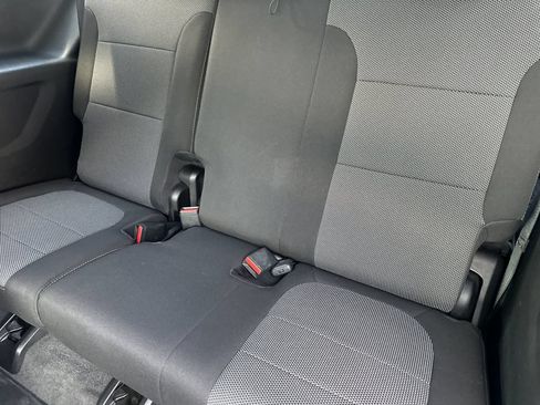 Used 2020 Chevrolet Traverse LT FWD image 14