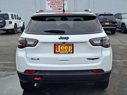 Certified 2022 Jeep Compass Trailhawk w/ Trailhawk Elite Group image 5
