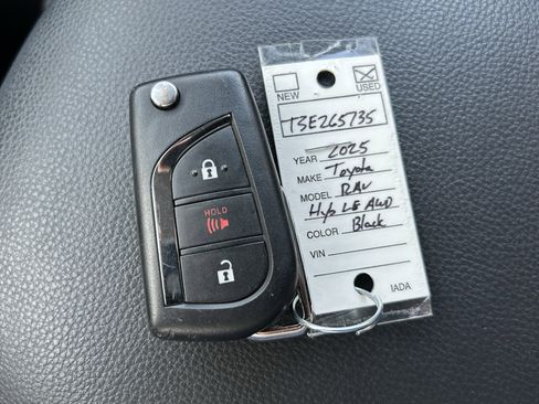 Certified 2025 Toyota RAV4 LE image 32