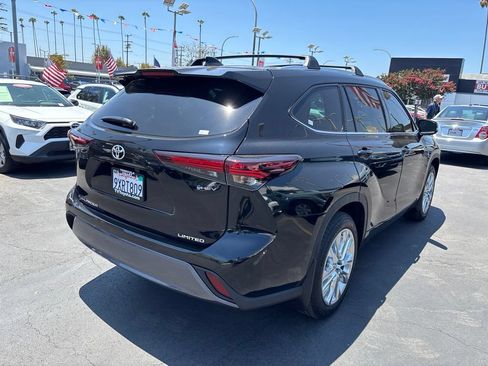 Used 2026 Toyota Highlander Limited AWD/4WD image 4