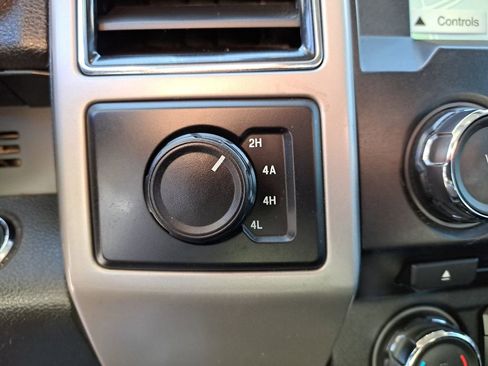 Used 2018 Ford F150 Lariat image 28