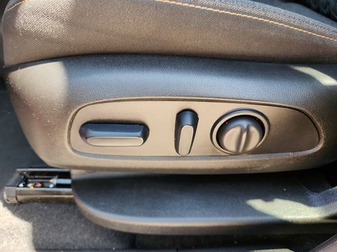 Used 2024 Chevrolet Equinox LT FWD image 13