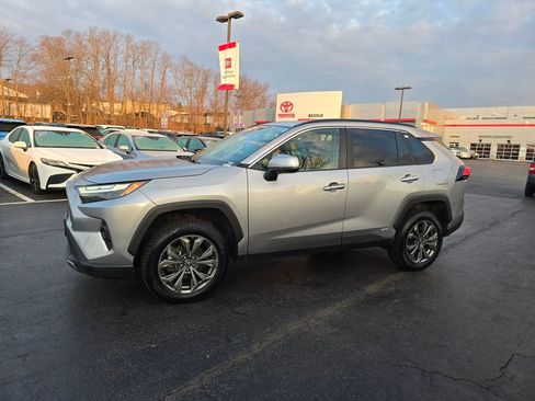 Certified 2022 Toyota RAV4 Limited AWD/4WD image 3