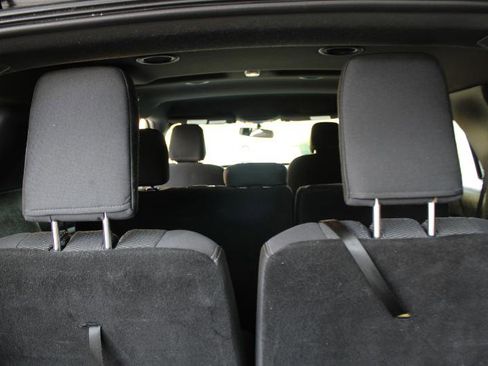 Used 2018 Ford Explorer XLT w/ Equipment Group 201A image 16