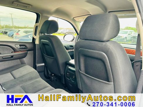 Used 2011 Chevrolet Avalanche LS w/ Convenience Package RWD image 16