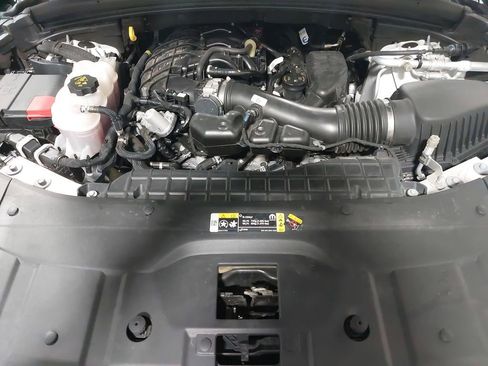 Used 2023 Jeep Grand Cherokee Laredo AWD/4WD image 29