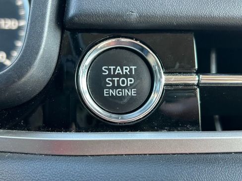 Used 2024 Mitsubishi Outlander SE image 30