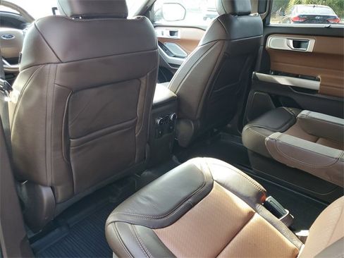 Used 2024 Ford Explorer King Ranch w/ Technology Package image 15