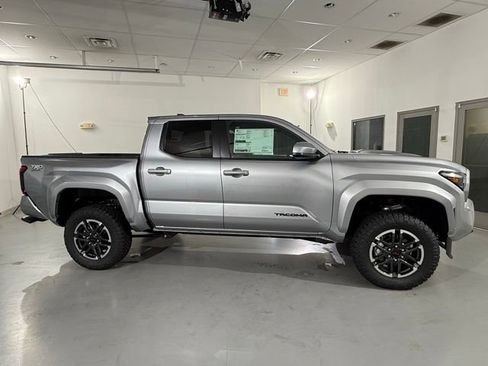New 2025 Toyota Tacoma TRD Sport image 3