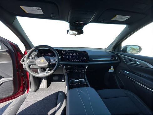 New 2025 Chevrolet Traverse LT image 15