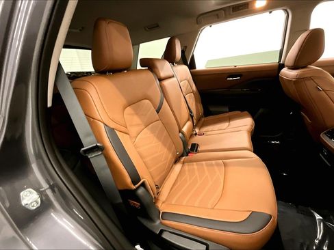 New 2025 Nissan Pathfinder Platinum w/ Cargo Package AWD/4WD image 33