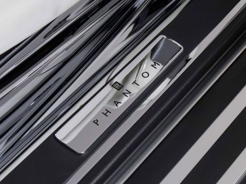 Used 2013 Rolls-Royce Phantom Drophead Coupe image 39