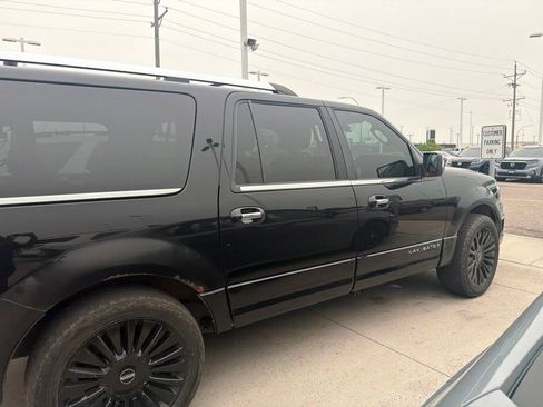 Used 2017 Lincoln Navigator L Select AWD/4WD image 9