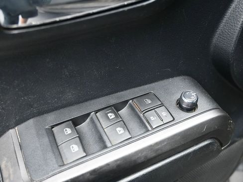 Used 2017 Toyota Tacoma TRD Off-Road image 16