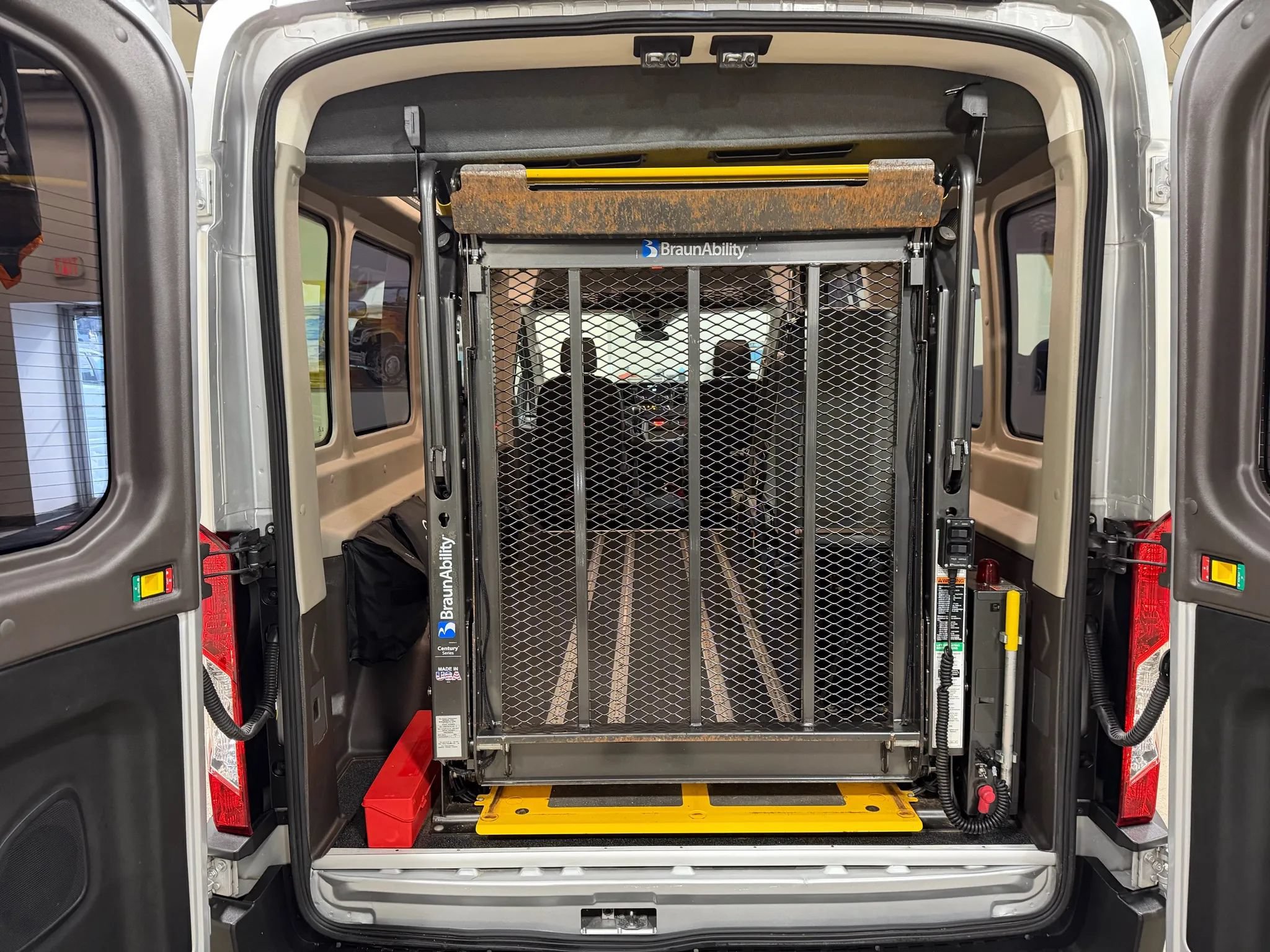 Used 2020 Ford Transit 250 Medium Roof RWD image 46