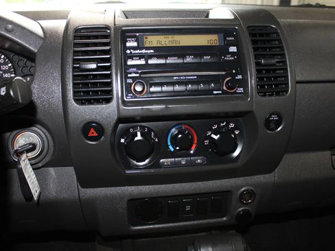 Used 2006 Nissan Xterra Off-Road RWD image 15