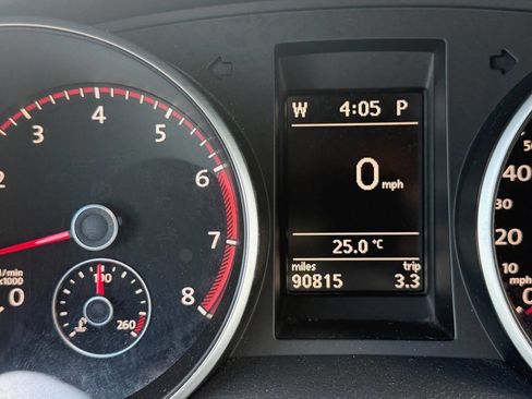 Used 2011 Volkswagen GTI 4-Door image 12